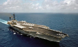 Tàu tấn công đổ bộ lớp America đầu tiên USS America. Ảnh: US Navy.