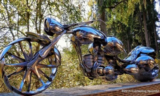 Chiếc chopper làm từ thìa.