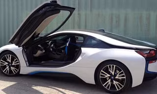 BMW i8 đầu tiên ở miền Bắc cập cảng Hải Phòng đầu tháng 9 vừa qua. Ảnh: Hùng Mac.