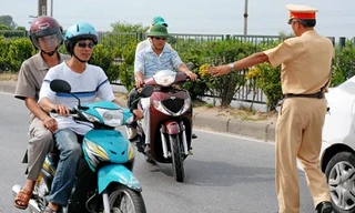 Nghiêm cấm CSGT ‘vẫy xe’, xem giấy tờ, rồi cho đi