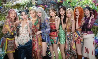 MV “More & More” của TWICE đã tạo ra tới 7 xu hướng thời trang mới cho mùa Hè