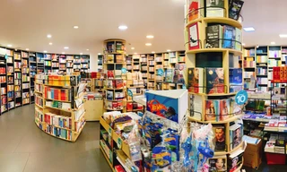 Theo chân quản lý khám phá những “bí ẩn” chưa có lời giải thích trong các nhà sách