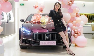 Bóc giá loạt trang phục của Hương Giang, xa xỉ thế này đến sao Hàn nhìn cũng phải sốc!