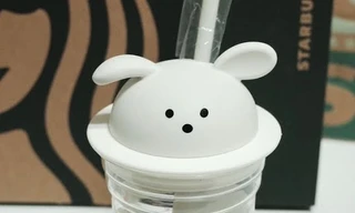 Chiếc cốc này có gì đặc biệt mà fandom nào cũng nhận là có hình ảnh của idol nhà mình?