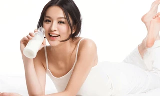 Để phát huy tối đa sức mạnh của cơ thể, có nên uống sữa tươi thay nước?