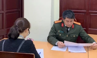 Chị H. bị xử phạt hành chính về việc đăng tải thông tin sai sự thật. Ảnh: Công an TP Hà Nội.