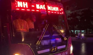 Chiếc xe khách chở quá số người quy định