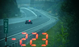 Chiếc ô tô chạy quá tốc độ cho phép