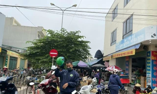 Chợ không tường, dùng đường làm chợ 