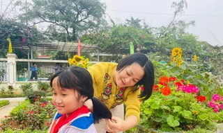 Cô trò ở Thanh Hóa cắt tóc tặng bệnh nhân ung thư