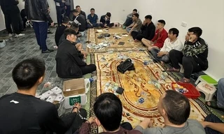 Phá sới bạc quy mô lớn tại quán Karaoke Hoàng Gia