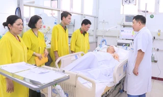 Một chiến sỹ công an Thanh Hoá bị trúng đạn