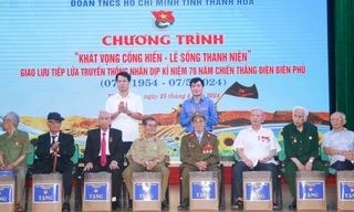Tiếp lửa truyền thống nhân kỷ niệm 70 năm Chiến thắng Điện Biên Phủ