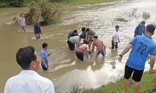 Lũ về bất thường, một phụ nữ ở Thanh Hoá bị nước cuốn tử vong