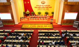 Bầu đoàn chủ tịch Đại hội Đảng bộ tỉnh Thanh Hóa