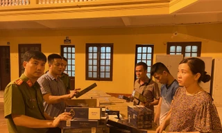 Xe thư báo chở lậu 40.000 bao thuốc lá trị giá gần 1 tỷ đồng
