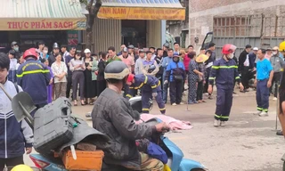 Va chạm với xe ô tô, 2 học sinh thương vong