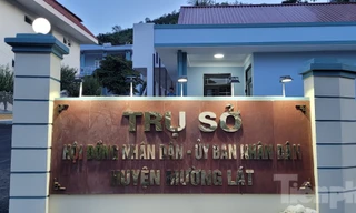 Vì sao hàng chục công chức, viên chức ở Thanh Hoá xin chuyển công tác?