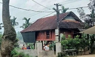 Nghi vợ có tình cảm với người khác, chồng đâm chết vợ rồi uống thuốc diệt cỏ tự tử 