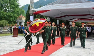 Truy điệu, an táng hài cốt liệt sỹ quân tình nguyện Việt Nam hy sinh tại Lào