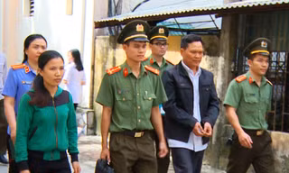 Chục cán bộ bệnh viện tâm thần ‘rủ nhau’ bán thuốc của bệnh nhân lấy tiền chia nhau