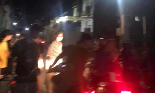 Hai gia đình xô xát trong đêm, một phụ nữ bị thương sau tiếng nổ