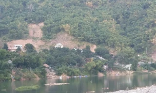 Rủ nhau ra sông tắm, hai học sinh đuối nước