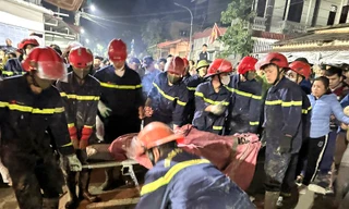 Clip đưa nạn nhân ở Thanh Hoá bị bê tông vùi lấp ra ngoài