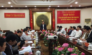 Ông Đỗ Trọng Hưng, Phó Bí thư thường trực Tỉnh uỷ Thanh Hoá, chủ trì, phát biểu tại cuộc họp báo