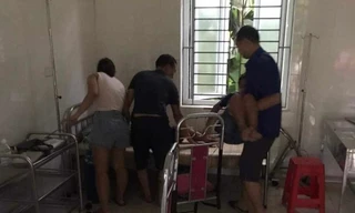 Hai người đàn ông nhảy xuống sông cứu hai cháu bé bị đuối nước ở Thanh Hóa