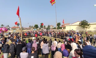  Về làng xem nam thanh nữ tú vật truyền thống