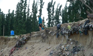 Thanh Hóa công bố tình huống khẩn cấp sạt lở, xâm thực bờ biển