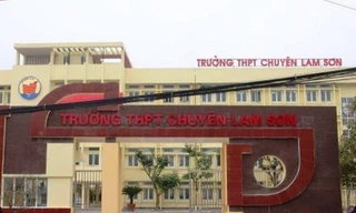Một trường trung học phổ thông có 46 học sinh được kết nạp Đảng
