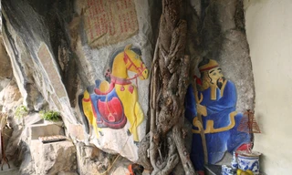 Làm rõ người tô vẽ, huỷ hoại di tích cấp Quốc gia