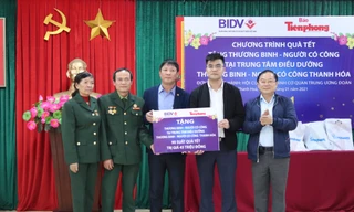 Thăm hỏi, tặng quà cho Trung tâm Điều dưỡng người có công tỉnh Thanh Hoá