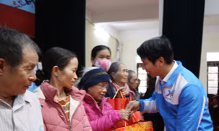 Bí thư Thường trực T.Ư Đoàn Nguyễn Ngọc Lương thăm, tặng quà Tết người dân tại Thanh Hóa