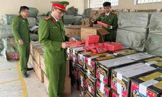 Bóc gỡ đường dây mua bán pháo nổ số lượng cực lớn