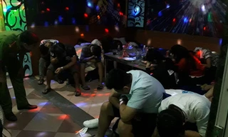 Tước danh hiệu công an nhân dân, tạm giữ hình sự thượng uý CSGT tổ chức, sử dụng ma tuý