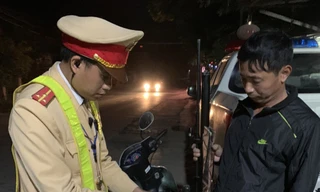 Phát hiện tài xế có nồng độ cồn, đem theo súng tự chế