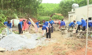 Hình ảnh đẹp của thanh niên xứ Thanh trên những nẻo đường quê