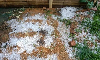 Mưa đá bất thường kéo dài 15 phút tại vùng cao Mường Lát