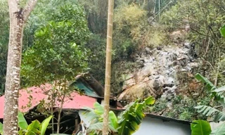 Thanh Hóa: Sạt lở đất đá làm sập nhà dân lúc rạng sáng