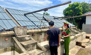 Công an Thanh Hóa xác minh vụ hàng nghìn chai nước mắm bị vứt bỏ bên đường