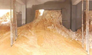 Đất đồi sạt trượt xô nghiêng trường, Thanh Hóa đề xuất công bố tình huống khẩn cấp