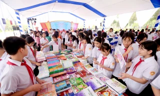 Hàng nghìn người tham dự Ngày sách và Văn hóa đọc Việt Nam 