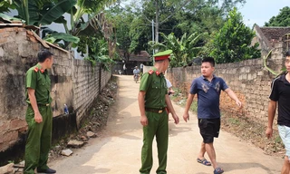 Hai vợ chồng tử vong trước sân nhà, trên người nhiều thương tích