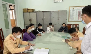 Vây bắt nhóm quái xế bốc đầu xe trêu lực lượng chức năng