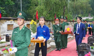 An táng 21 hài cốt quân tình nguyện và chuyên gia Việt Nam hy sinh tại Lào