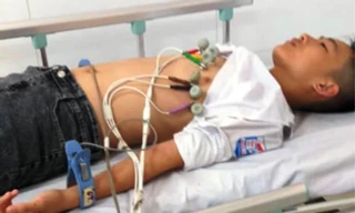 Thầy giáo thể dục bị 'tố' tát học sinh nhập viện