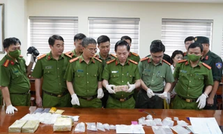 Bắt 3 đối tượng đầu não, thu hơn 5kg ma tuý và súng quân dụng